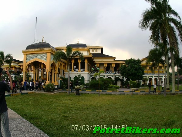 Istana Maimun