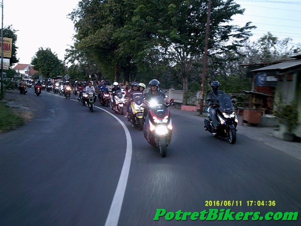Yamaha Nmax Rolling THunder