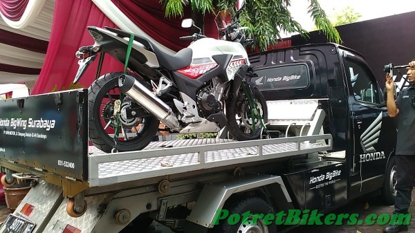 Towing Car Big Bike Honda