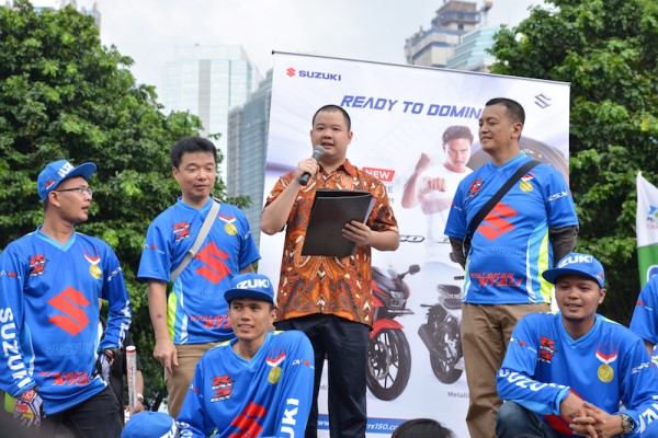 Freestyle Suzuki GSX-S150 Pecahkan Rekor MURI (6)