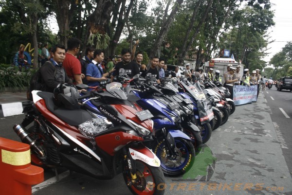 Bagi Takjil GRATIS YAMAHA JATIM (26)