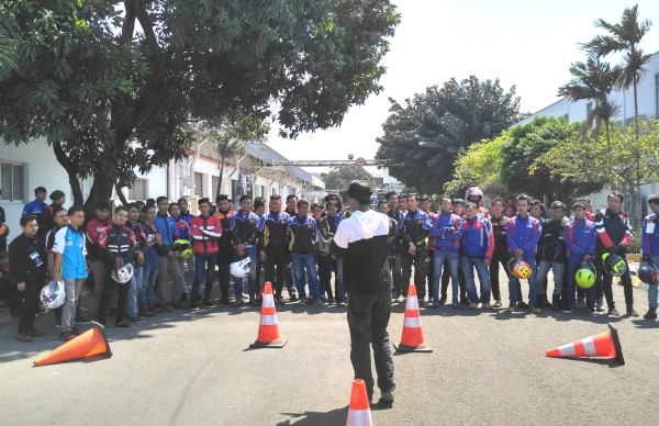 SIS - Defensive Riding Training (1)