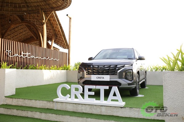 (4) CRETA as The Best Small SUV at GridOto Award 2022