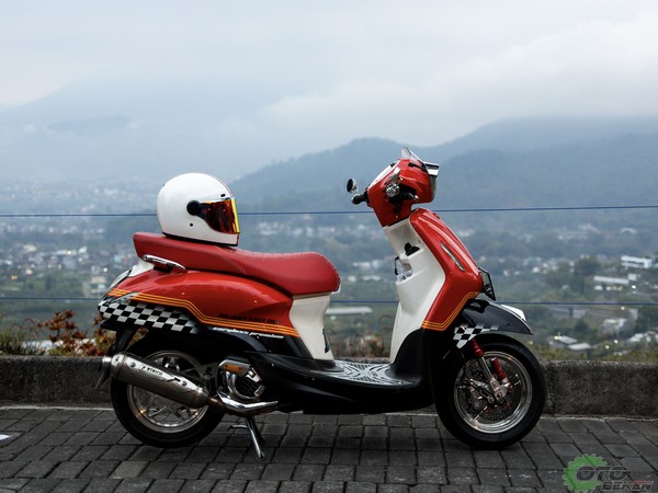 Grand Filano Hybrid_Retro Racing Look 2
